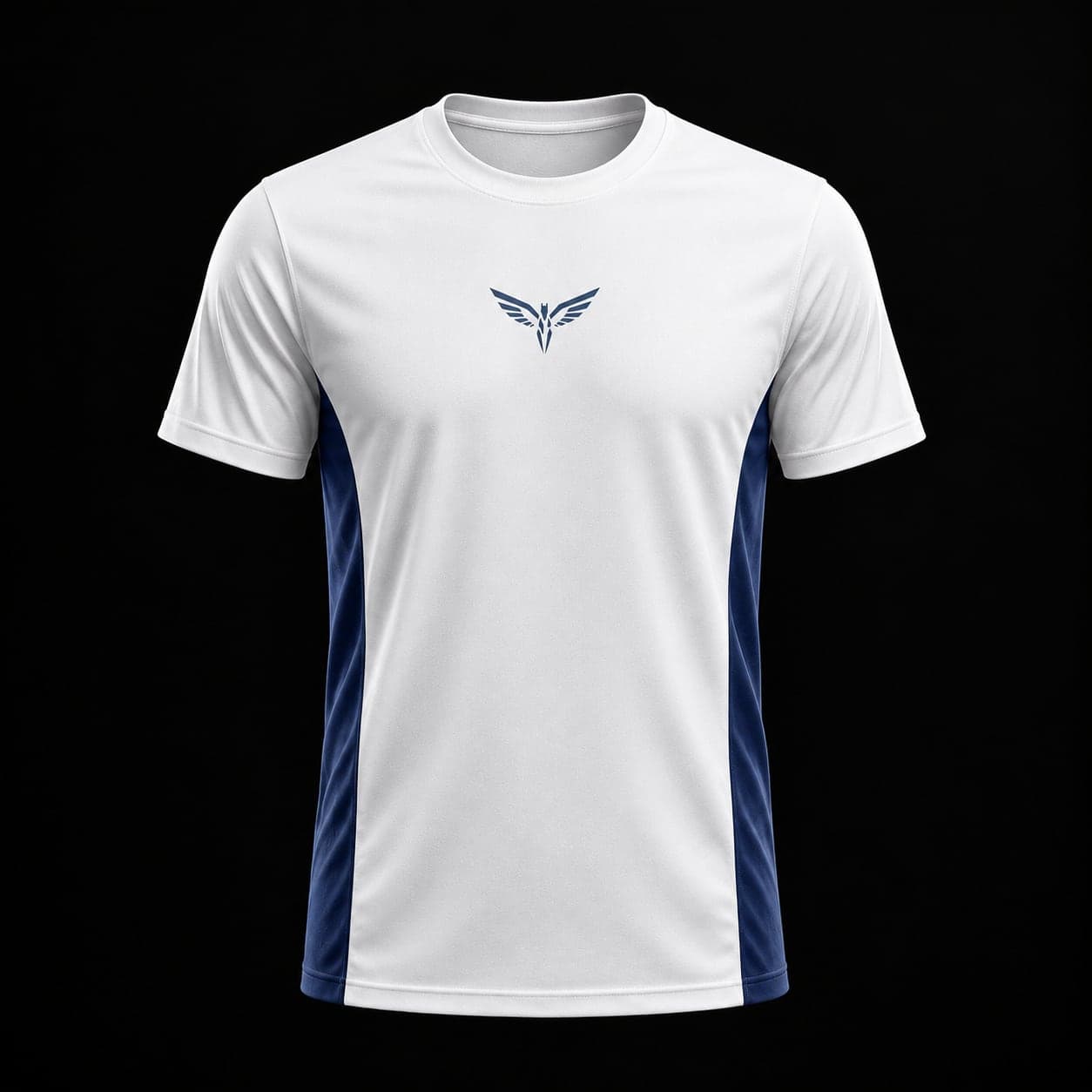 Camiseta Dry Fit branca, com asas e laterais em azul-marinho